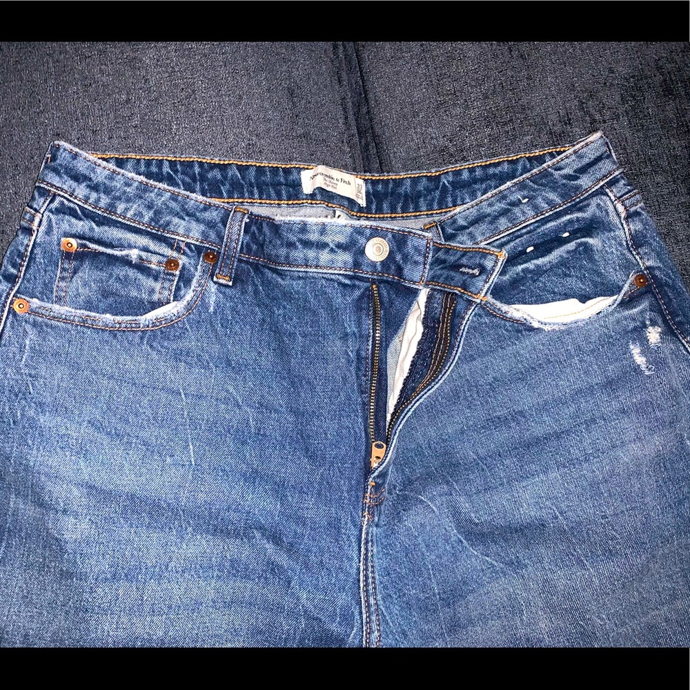 Abercrombie Curve Love jeans -size 33